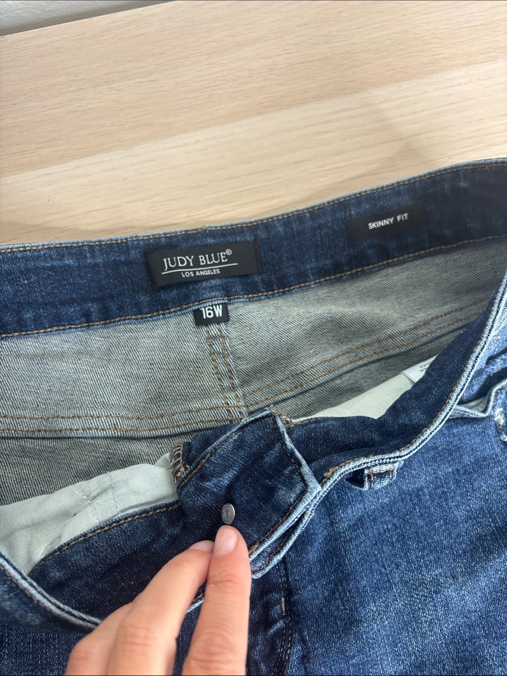 Judy Blue Jeans Women’s Size 16W Distressed Medium-Dark Blue Skinny Leg Jeans - Picture 3 of 8
